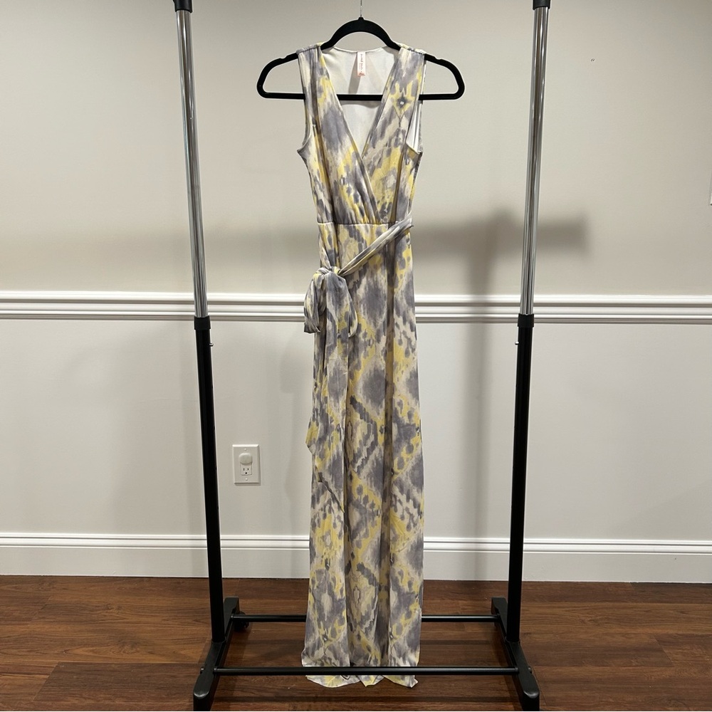 Women's Sweet Pea by Stacy Frati Long Maxi Dress Size Small Gray Yellow & White